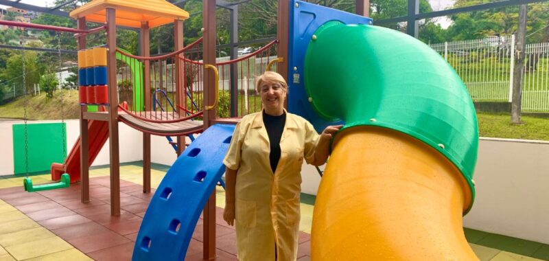 parque_tia_zelia Presidente da AVOS no parque novo da Casa de Apoio